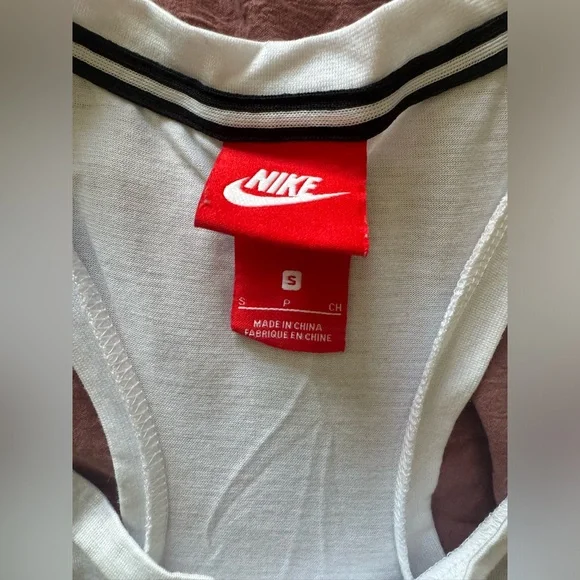 Nike Racerback Tee - Picture 4 of 6